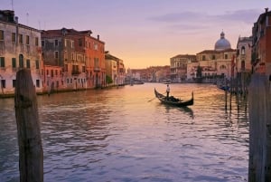 Gondola Serenade: Romance on Venetian Waters Private