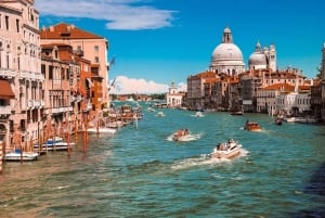 Serenata de gôndola: Romance nas águas venezianas Privado