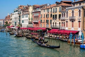 Serenata de gôndola: Romance nas águas venezianas Privado