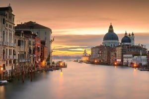 Serenata de gôndola: Romance nas águas venezianas Privado