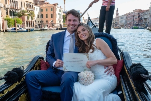 Grande Canal: Renova os teus votos de casamento numa gôndola veneziana