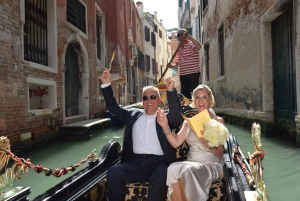 Grande Canal: Renova os teus votos de casamento numa gôndola veneziana