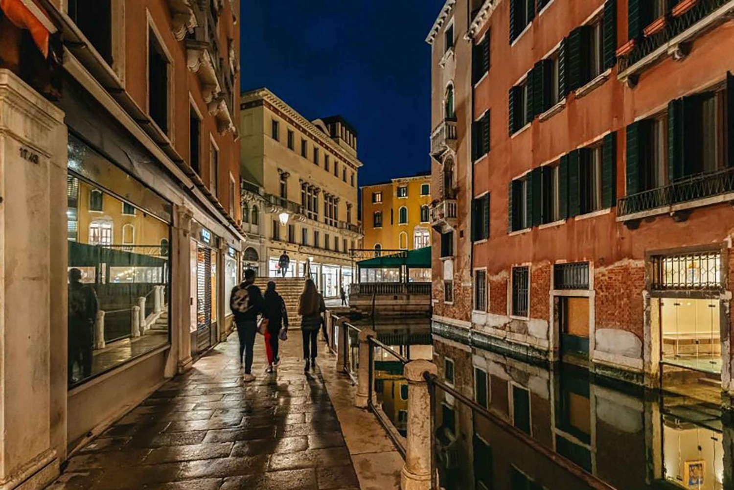 Haunted Venice Tour: Ghostly Legends and Eerie Landmarks