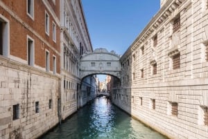 Venice: Unusual Sights Walking Tour with Optional Gondola