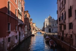 Venice: Unusual Sights Walking Tour with Optional Gondola