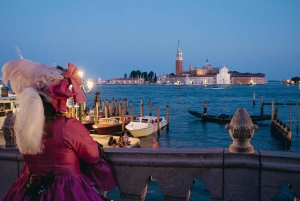Historical Costume in Venice for 24 hours