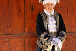 Historical Costume in Venice for 24 hours