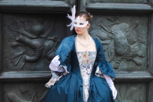 Historical Costume in Venice for 24 hours