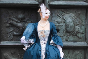 Historical Costume in Venice for 24 hours