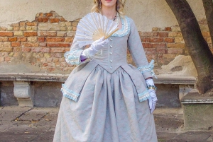 Historical Costume in Venice for 24 hours