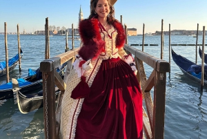 Historical Costume in Venice for 24 hours