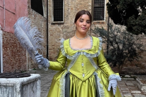 Historical Costume in Venice for 24 hours