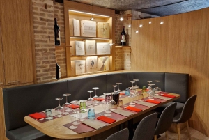 Italialaisen viinin ja juuston maistelu