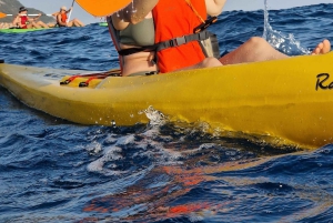 La Spezia: Sunset Kayak & Caves Tour w/ Swimming & Aperitif