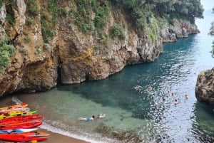La Spezia: Sunset Kayak & Caves Tour w/ Swimming & Aperitif