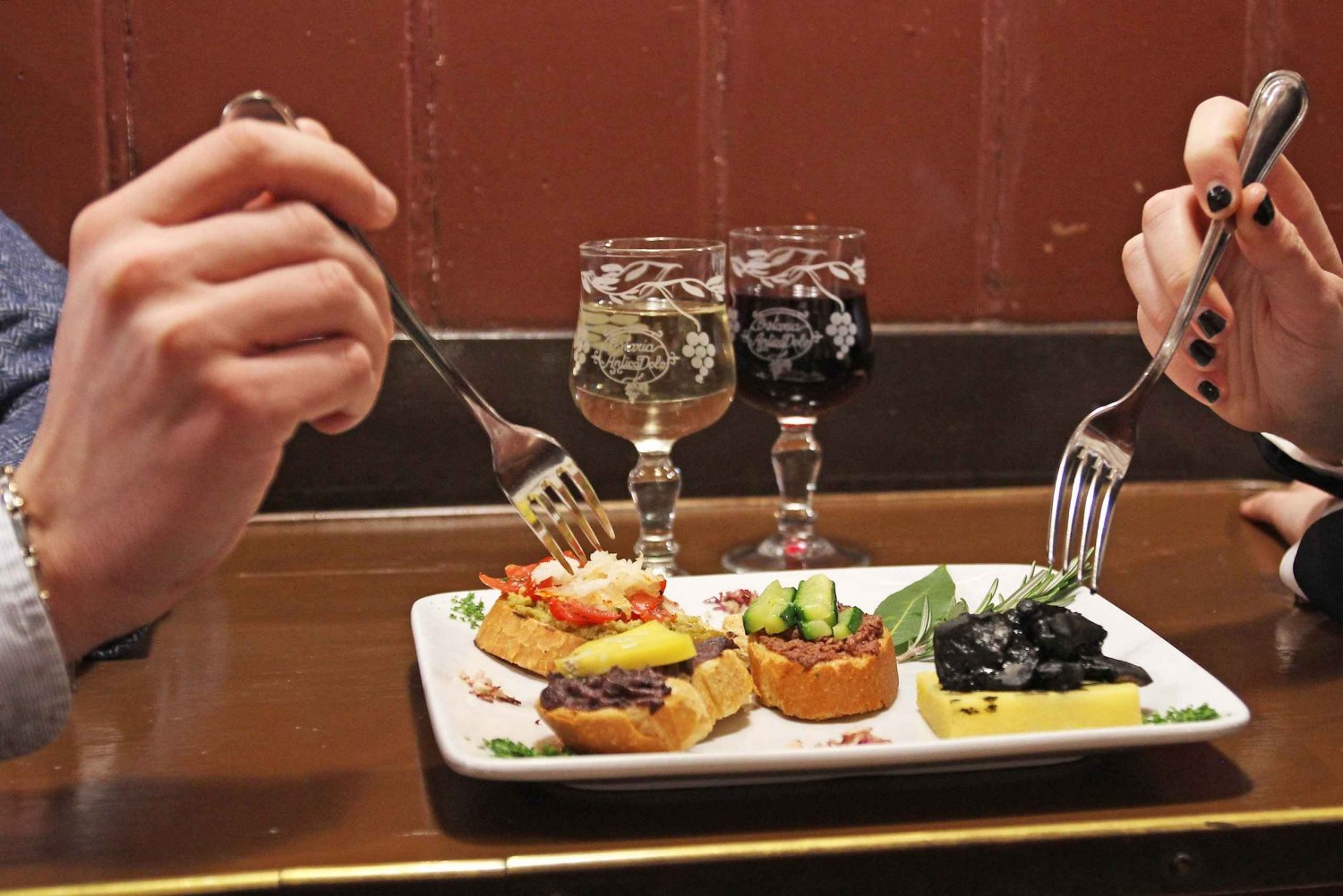 Local Food Tour: Cicheti & Wine