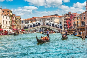 Morning Venice: Doge’s Palace, Castello, & Gondola Cruise