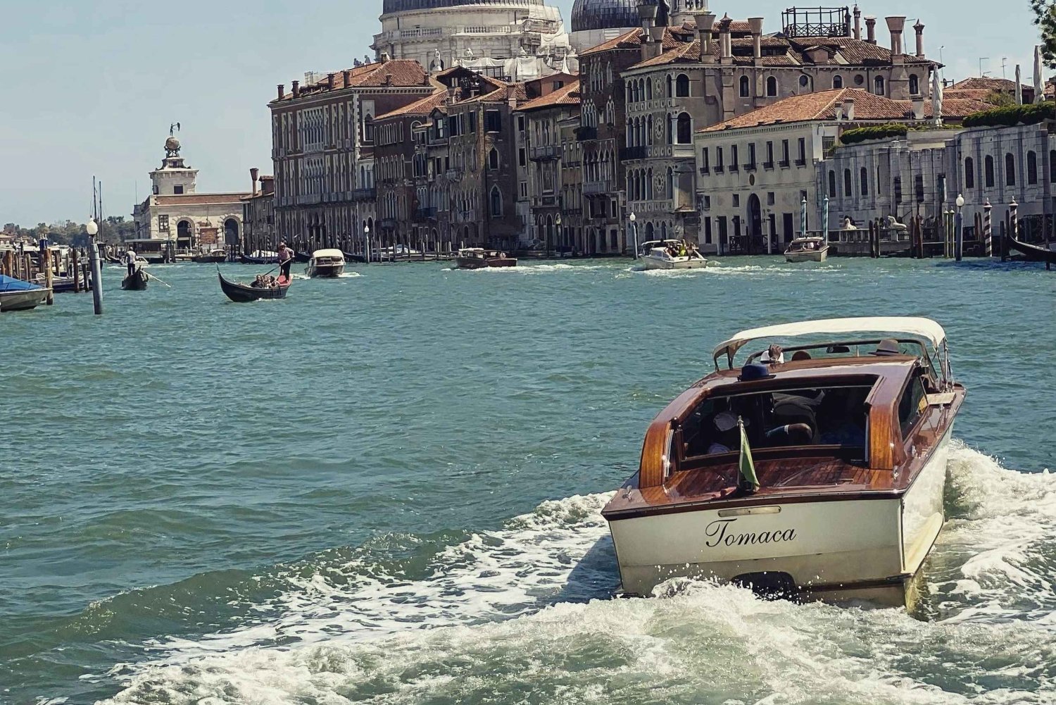 Murano:Boat Ride, Glassblowing Demonstration & Factory Visit