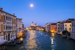 Tour privado a pie por los rincones misteriosos de Venecia