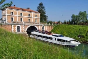 Bootsfahrt von Padua nach Venedig an der Riviera del Brenta