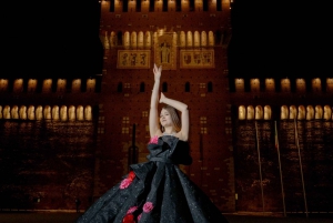 Photoshoot with a fairytale Dress in the heart of Milan