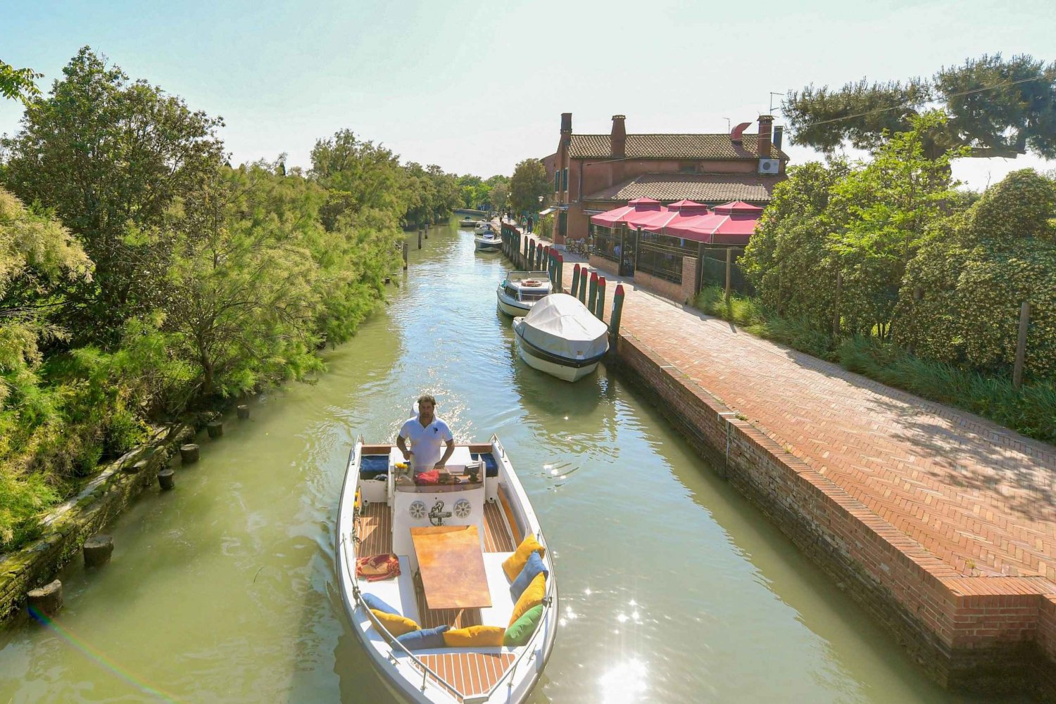 Private Boat Tour to Murano, Burano with local real guide