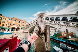 Experiência privada em Veneza: Excursão a pé pela cidade e de barco