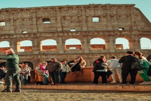 Tour privato in golf cart a Roma con guida locale