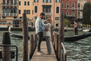 Professional Photoshoot in Venice: Rialto Bridge