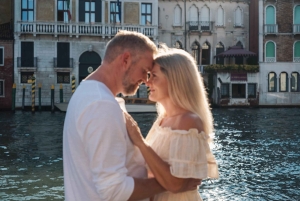 Professional Photoshoot in Venice: Rialto Bridge