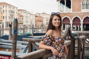 Professional Photoshoot in Venice: Rialto Bridge