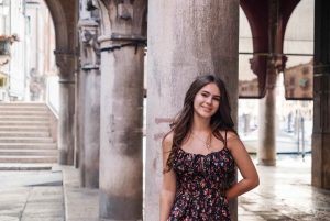 Professional Photoshoot in Venice: Rialto Bridge