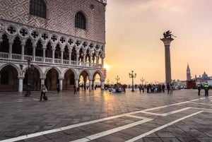 Punta Sabbioni: Venice By Night and Sunset Panoramic Cruise