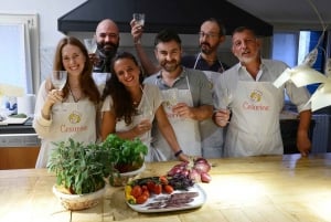 Rialto Market and Cicchetti Cooking Class in Venetian Venue