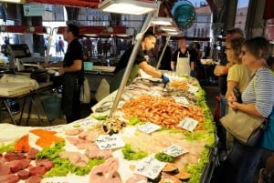 Rialto Market and Cicchetti Cooking Class in Venetian Venue