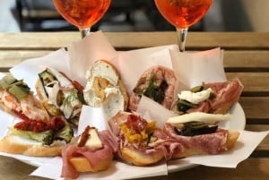 Rialton markkinat ja Cicchetti-keittoluokka venetsialaisessa paikassa