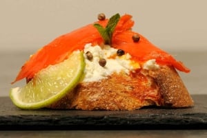 Rialton markkinat ja Cicchetti-keittoluokka venetsialaisessa paikassa