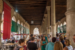 Rialto Market Food and Wine Lunchtime Tour of Venice
