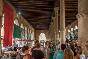 Venice: Rialto Market Food and Wine Lunchtime Tour