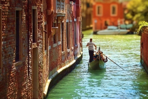 Private Gondola: Basilica della Salute & Secret Canals