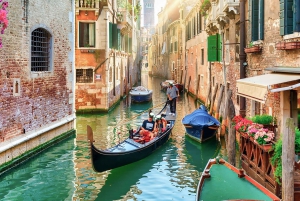 Private Gondola: Basilica della Salute & Secret Canals