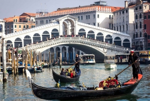 Private Gondola: Basilica della Salute & Secret Canals