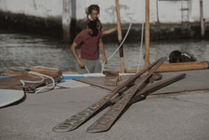 Ramez sur un bateau vénitien traditionnel avec un guide de la région