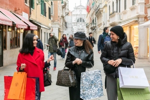 Shoppailu Venetsiassa henkilökohtaisen stylistin kanssa