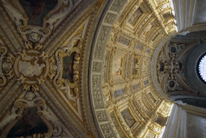 Kävele Dogen palatsin saleissa opastetulla kierroksella Venetsiassa