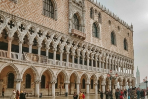 Passeggia per le sale di Palazzo Ducale con un tour guidato a Venezia