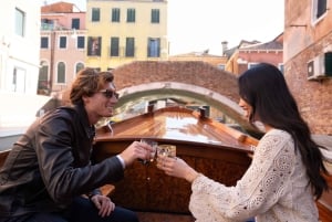 ベニス・ラグーンでのサンセット・セレニティ・クルーズ