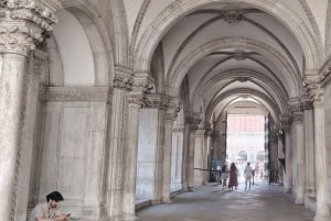 Ajaton Venetsia: Kattava kaupunkikierros paikallisen oppaan kanssa