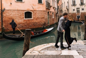 Zeitloses Venedig: Luxuriöses Fotoshooting mit einem lokalen Fotografen