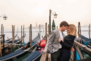 Zeitloses Venedig: Luxuriöses Fotoshooting mit einem lokalen Fotografen
